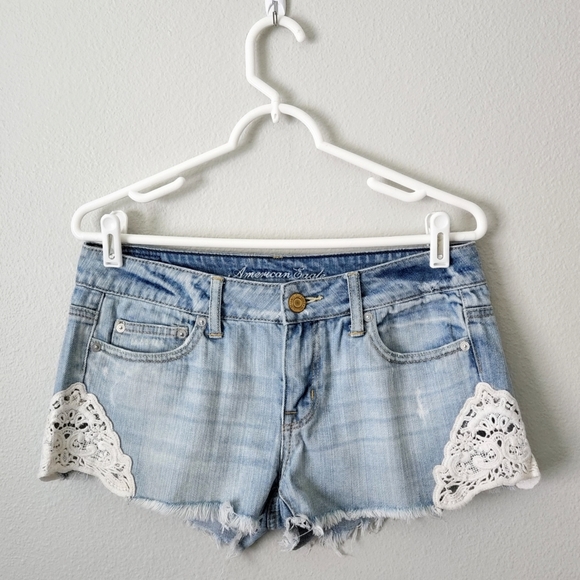 American Eagle Short Denim Shorts With Crochet Side Inserts, Size 4 - Picture 15 of 15